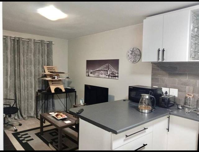 1 BEDROOM APARTMENT TO LET IN CHURCHILL ESTATE